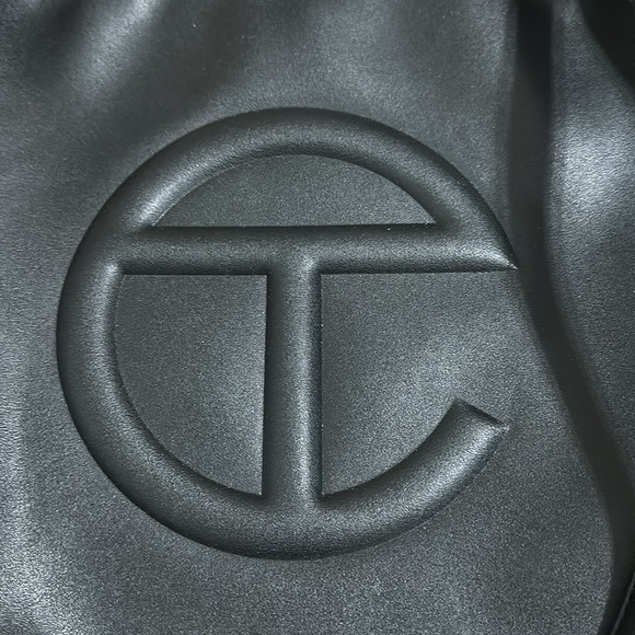 Telfar - Picture 2 of 7